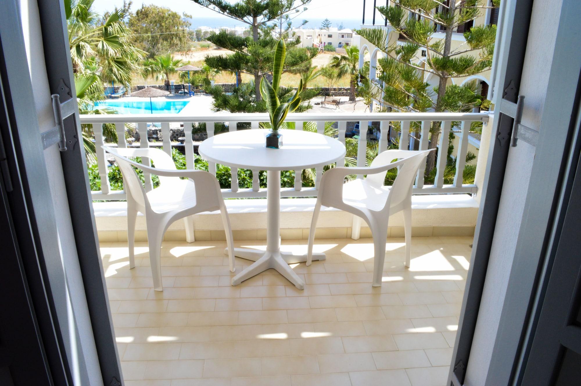 Castro Hotel Kamári Екстериор снимка