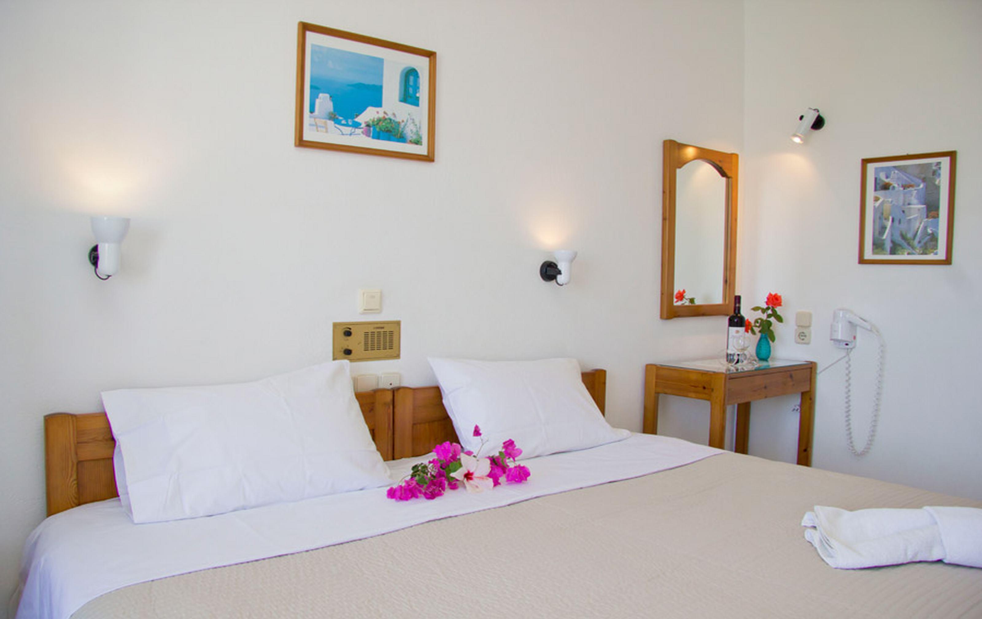 Castro Hotel Kamári Екстериор снимка