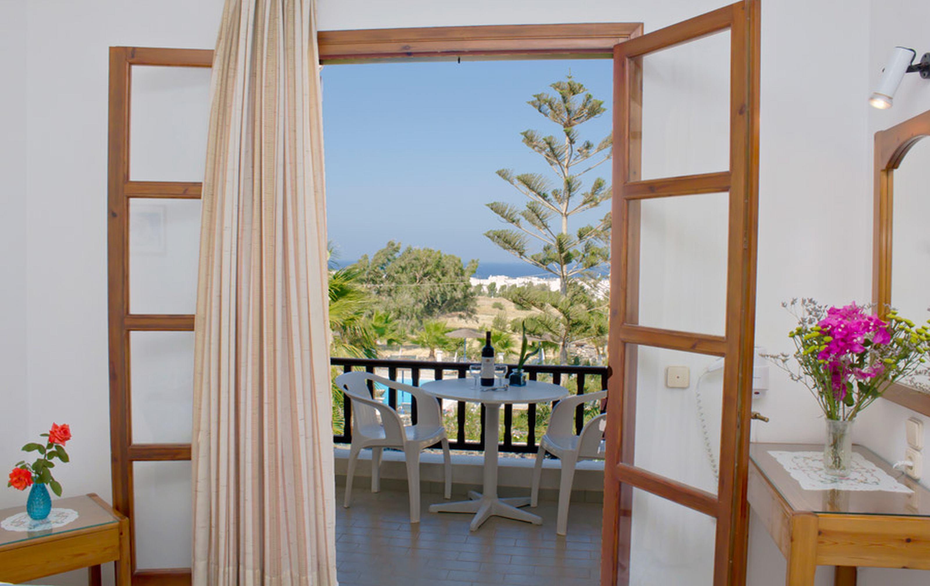 Castro Hotel Kamári Екстериор снимка