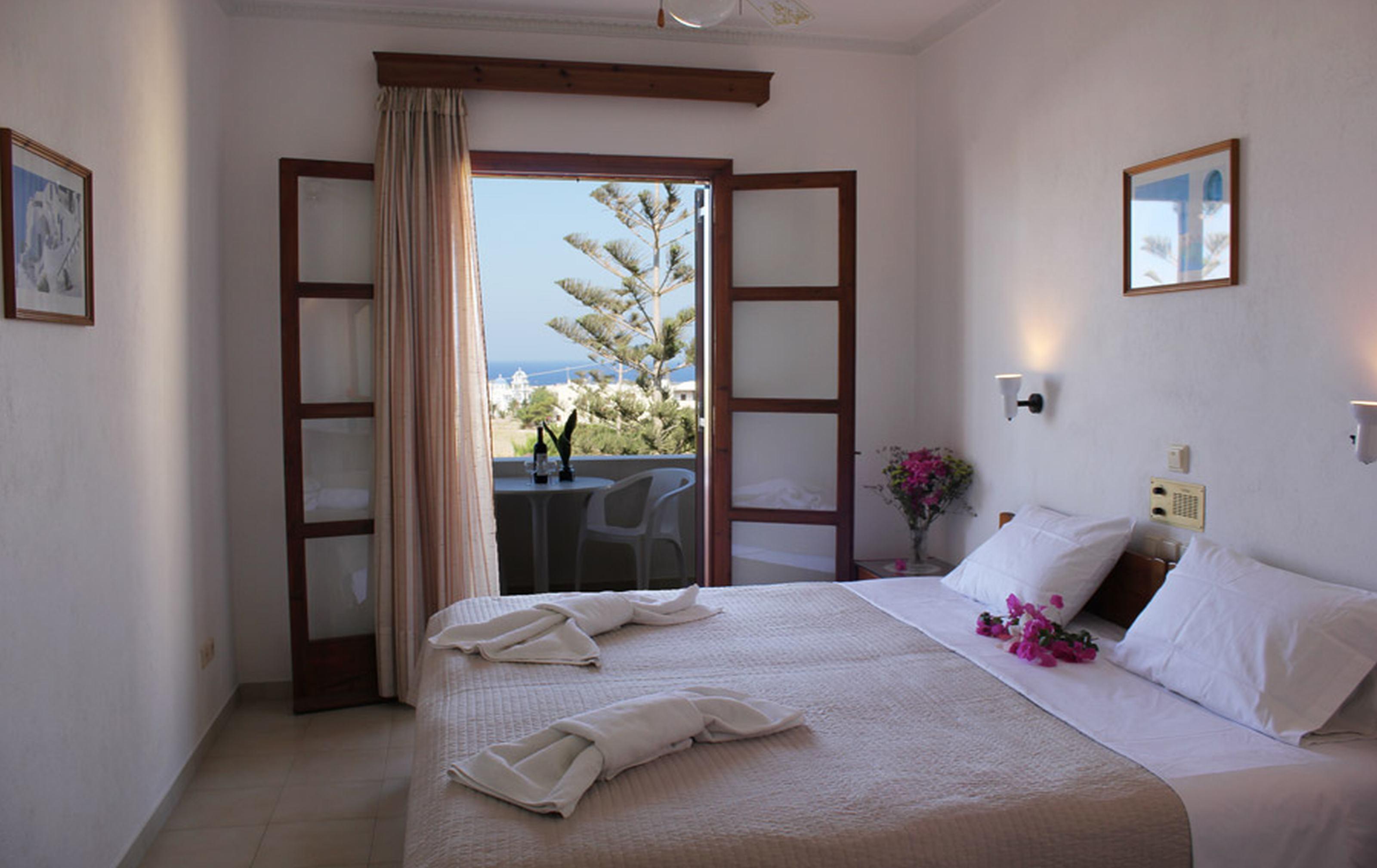 Castro Hotel Kamári Екстериор снимка