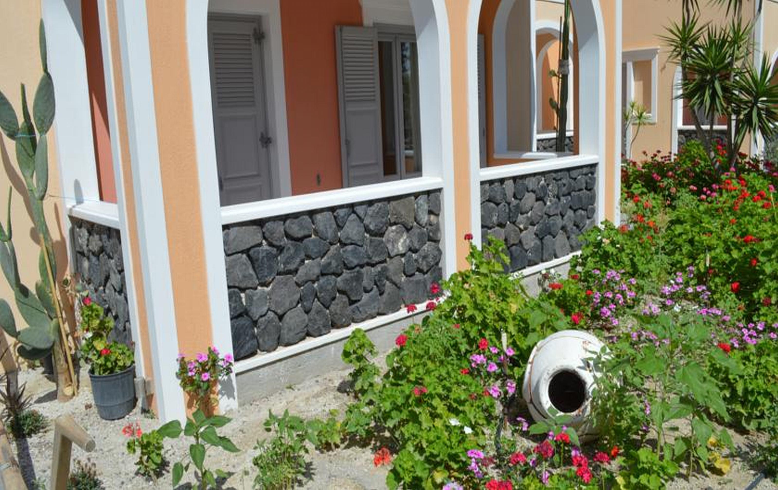Castro Hotel Kamári Екстериор снимка