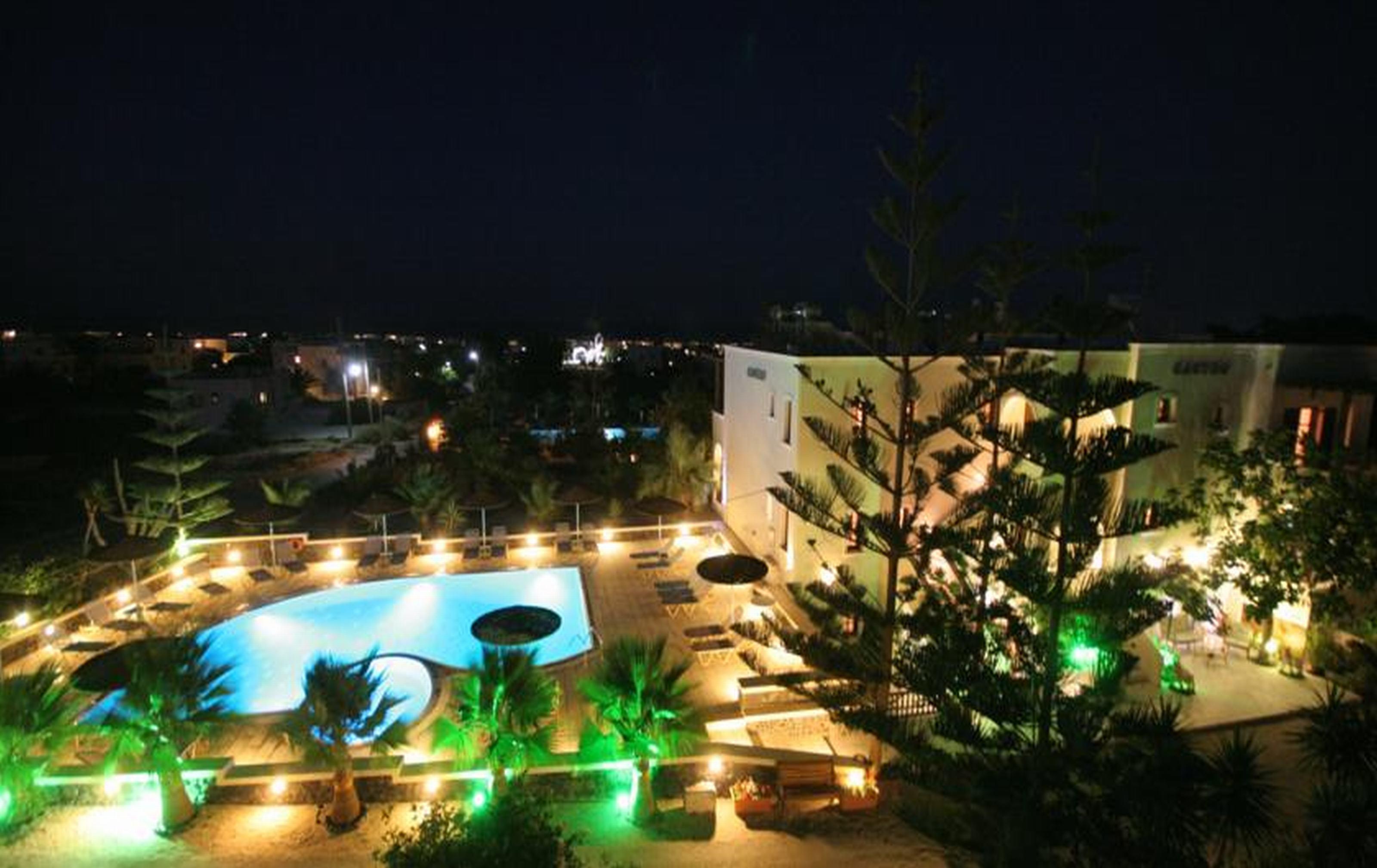 Castro Hotel Kamári Екстериор снимка
