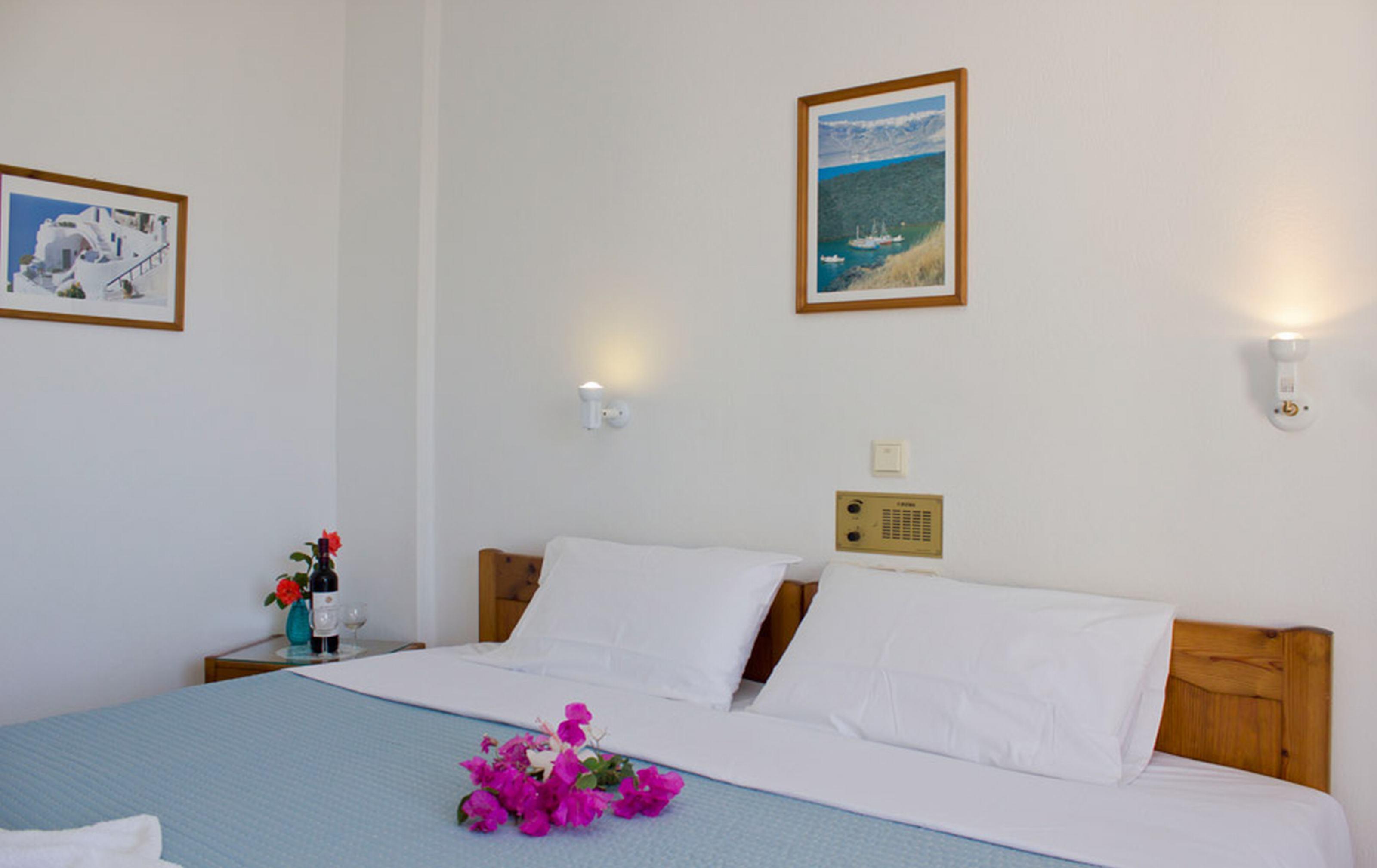 Castro Hotel Kamári Екстериор снимка