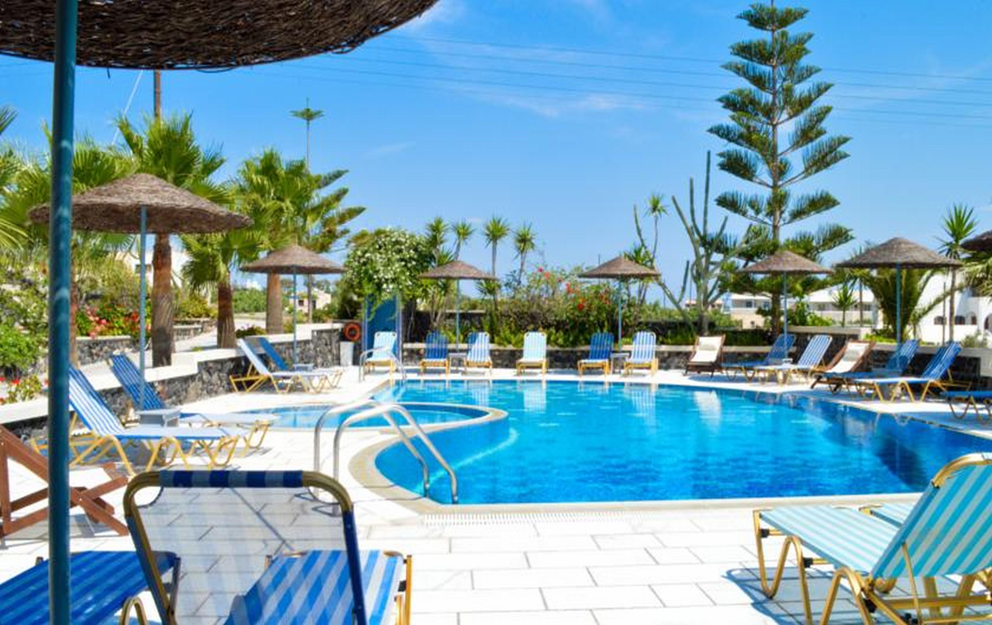 Castro Hotel Kamári Екстериор снимка