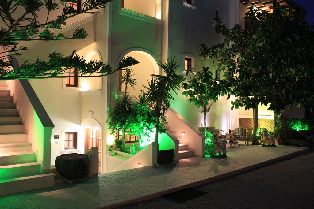 Castro Hotel Kamári Екстериор снимка