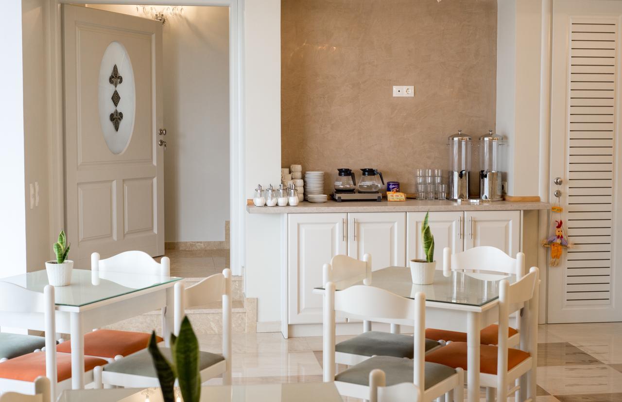 Castro Hotel Kamári Екстериор снимка